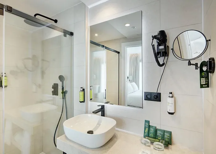 Sercotel Cruz Del Mar فندق 4*